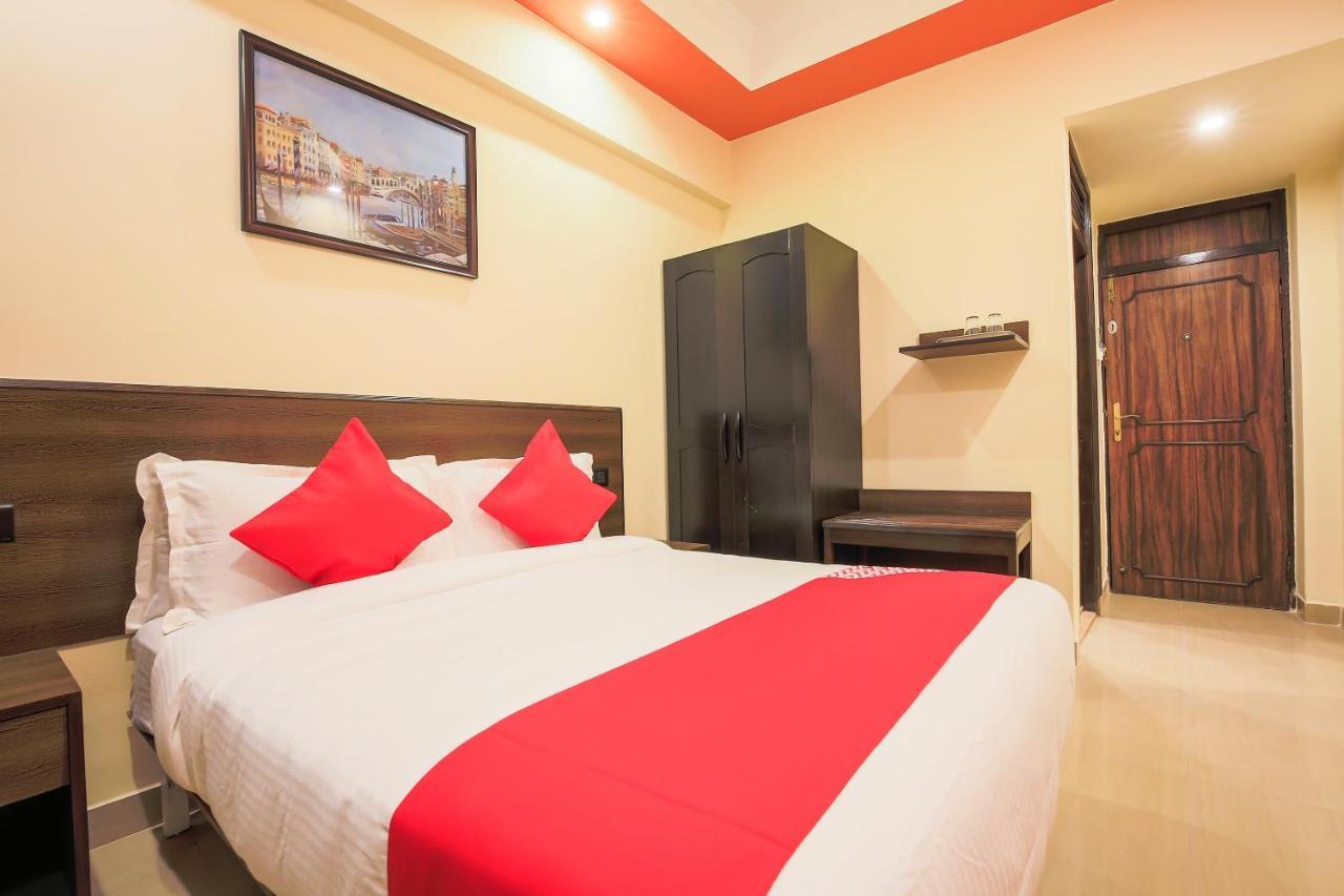 Flagship Near Redikuppam Main Road Near Juhu Hotel Chennai